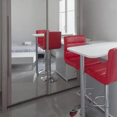 Beautiful Studio In The Heart Of Apartment